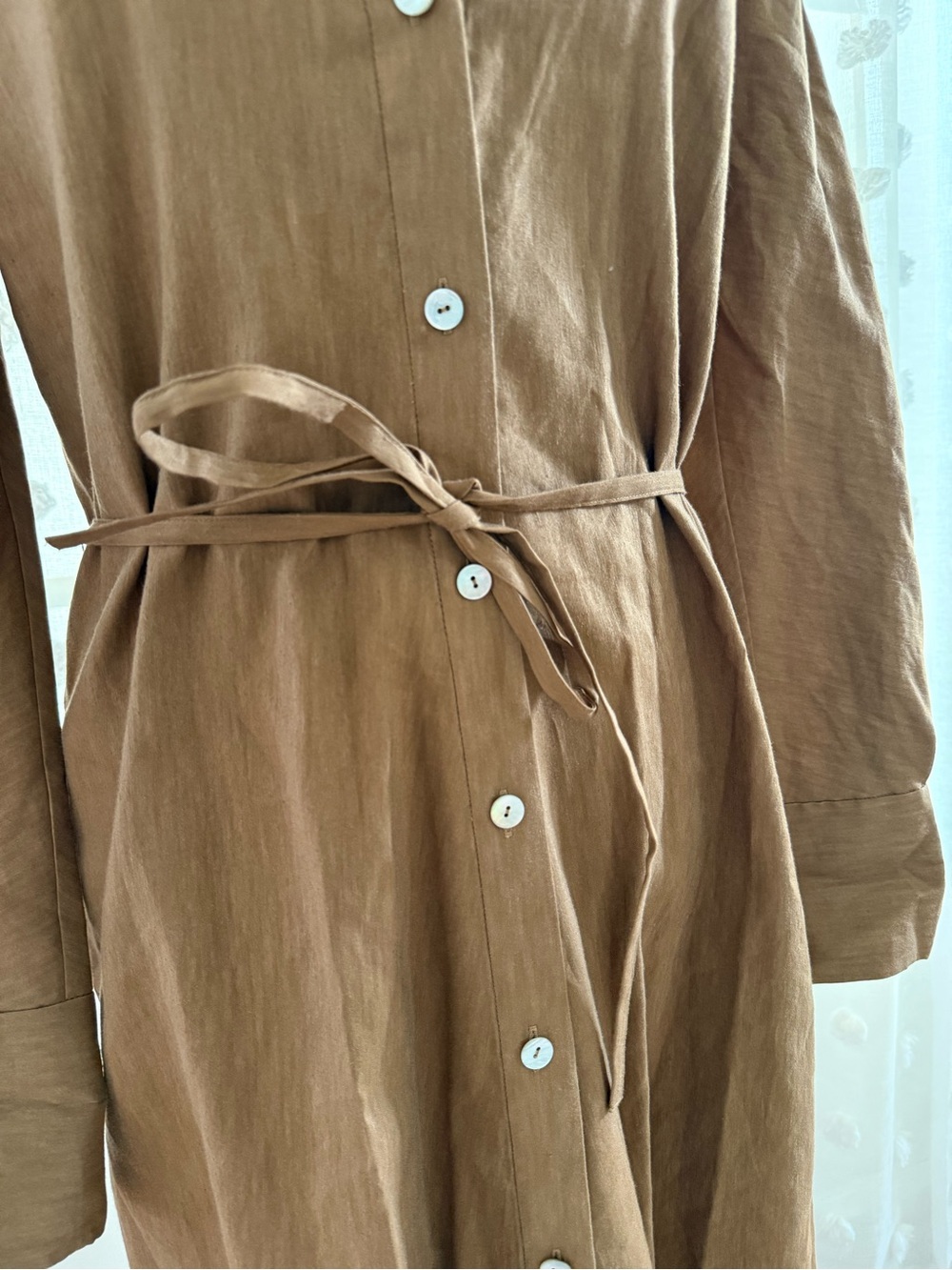 Vince Tie-Back Linen-Blend Shirtdress - Picture 6 of 9